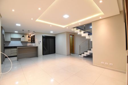 Sala de casa à venda com 3 quartos, 200m² em Tingui, Curitiba