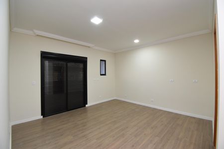 Casa à venda com 200m², 3 quartos e 4 vagasSuíte