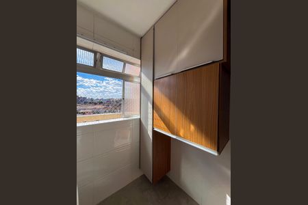 Apartamento à venda com 60m², 2 quartos e 1 vaga Apartamento à venda com 60m², 2 quartos e 1 vagaÁrea de Serviço