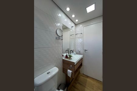 Apartamento à venda com 60m², 2 quartos e 1 vaga Apartamento à venda com 60m², 2 quartos e 1 vagaBanheiro