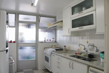 Apartamento para alugar com 130m², 3 quartos e 3 vagasCozinha