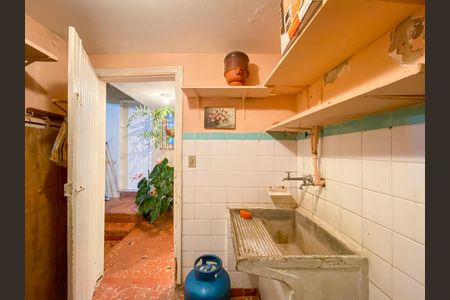 Casa à venda com 167m², 3 quartos e 2 vagasÁrea de Serviço