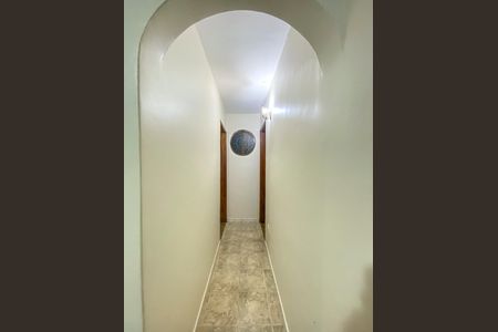 Casa à venda com 167m², 3 quartos e 2 vagasCorredor 