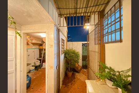 Casa à venda com 167m², 3 quartos e 2 vagasQuintal