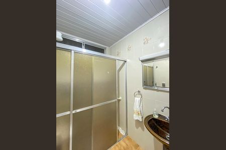 Casa à venda com 167m², 3 quartos e 2 vagasBanheiro