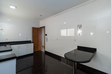 Apartamento à venda com 95m², 3 quartos e 2 vagasCozinha