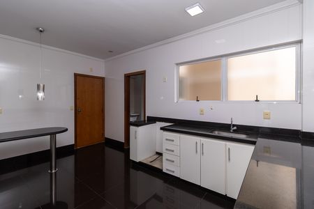 Apartamento à venda com 95m², 3 quartos e 2 vagasCozinha