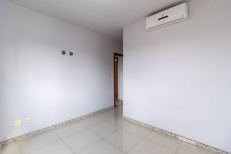 Apartamento à venda com 95m², 3 quartos e 2 vagasQuarto 3
