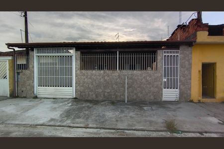 Fachada de casa para alugar com 3 quartos, 126m² em Parque Palmeiras, Suzano