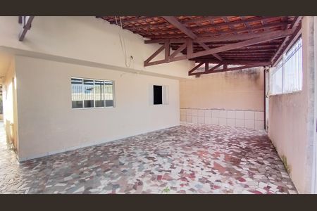 Quintal de casa para alugar com 3 quartos, 126m² em Parque Palmeiras, Suzano