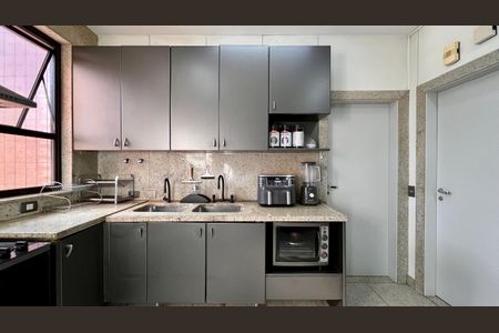 Apartamento à venda com 359m², 4 quartos e 4 vagasCozinha