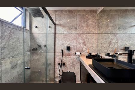Apartamento à venda com 359m², 4 quartos e 4 vagasBanheiro da suíte 2