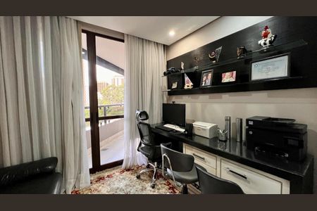 Apartamento à venda com 359m², 4 quartos e 4 vagasEscritório