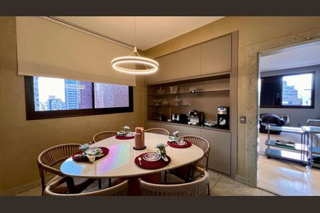 Apartamento à venda com 359m², 4 quartos e 4 vagasSala de jantar 