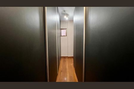Apartamento à venda com 359m², 4 quartos e 4 vagasCorredor