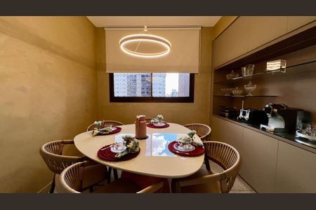 Apartamento à venda com 359m², 4 quartos e 4 vagasSala de jantar 