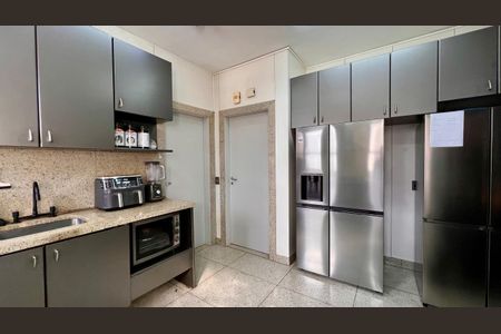 Apartamento à venda com 359m², 4 quartos e 4 vagasCozinha