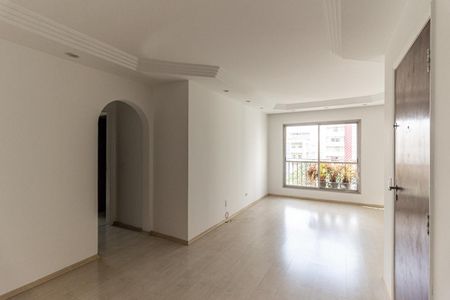 Apartamento para alugar com 80m², 2 quartos e 1 vagaSala