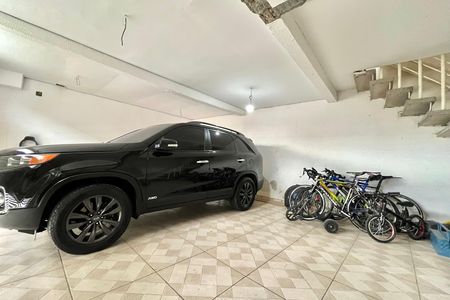 Garagem de casa à venda com 3 quartos, 162m² em Parque Jabaquara, São Paulo