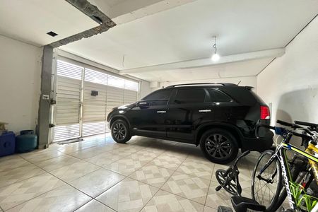 Garagem de casa à venda com 3 quartos, 162m² em Parque Jabaquara, São Paulo
