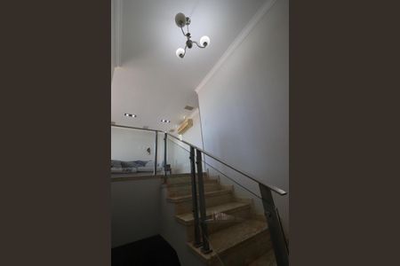 Apartamento para alugar com 340m², 5 quartos e 4 vagas Apartamento para alugar com 340m², 5 quartos e 4 vagasEscada