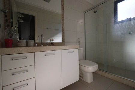 Apartamento para alugar com 340m², 5 quartos e 4 vagas Apartamento para alugar com 340m², 5 quartos e 4 vagasBanheiro da Suíte 3