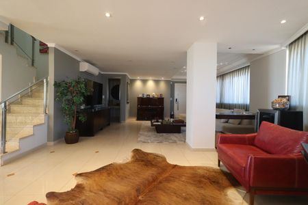 Apartamento para alugar com 340m², 5 quartos e 4 vagas Apartamento para alugar com 340m², 5 quartos e 4 vagasSala