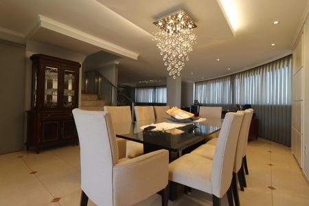 Apartamento para alugar com 340m², 5 quartos e 4 vagas Apartamento para alugar com 340m², 5 quartos e 4 vagasSala