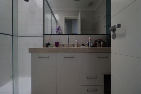 Apartamento para alugar com 340m², 5 quartos e 4 vagas Apartamento para alugar com 340m², 5 quartos e 4 vagasBanheiro da Suíte 2