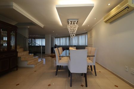 Apartamento para alugar com 340m², 5 quartos e 4 vagas Apartamento para alugar com 340m², 5 quartos e 4 vagasSala