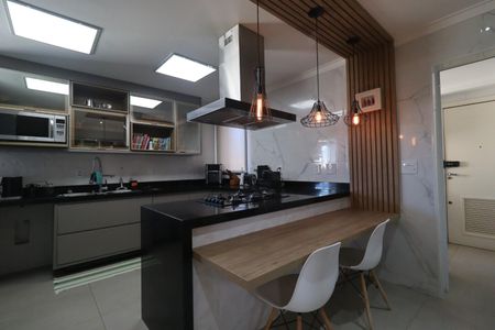Apartamento para alugar com 340m², 5 quartos e 4 vagas Apartamento para alugar com 340m², 5 quartos e 4 vagasCozinha