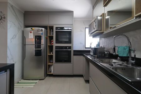 Apartamento para alugar com 340m², 5 quartos e 4 vagas Apartamento para alugar com 340m², 5 quartos e 4 vagasCozinha
