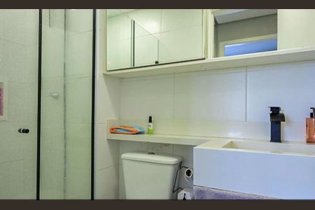 Apartamento à venda com 41m², 2 quartos e 1 vaga Apartamento à venda com 41m², 2 quartos e 1 vagaBanheiro