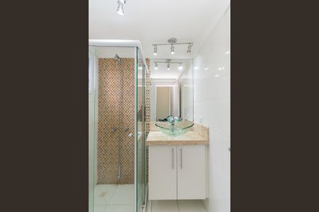 Apartamento à venda com 64m², 2 quartos e 2 vagas Apartamento à venda com 64m², 2 quartos e 2 vagasBanheiro da Suíte