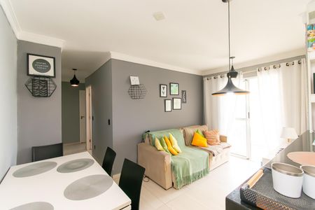 Sala de apartamento para alugar com 2 quartos, 64m² em Vila Paulo Silas, São Paulo