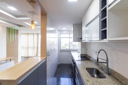 Apartamento à venda com 150m², 3 quartos e 2 vagas Apartamento à venda com 150m², 3 quartos e 2 vagasCozinha e Área de Serviço