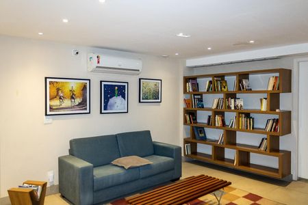 Apartamento à venda com 150m², 3 quartos e 2 vagas Apartamento à venda com 150m², 3 quartos e 2 vagasSala de Leitura