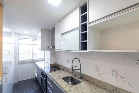 Apartamento à venda com 150m², 3 quartos e 2 vagas Apartamento à venda com 150m², 3 quartos e 2 vagasCozinha e Área de Serviço