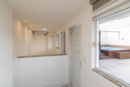 Apartamento à venda com 150m², 3 quartos e 2 vagas Apartamento à venda com 150m², 3 quartos e 2 vagasHall social