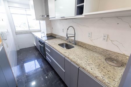 Apartamento à venda com 150m², 3 quartos e 2 vagas Apartamento à venda com 150m², 3 quartos e 2 vagasCozinha e Área de Serviço