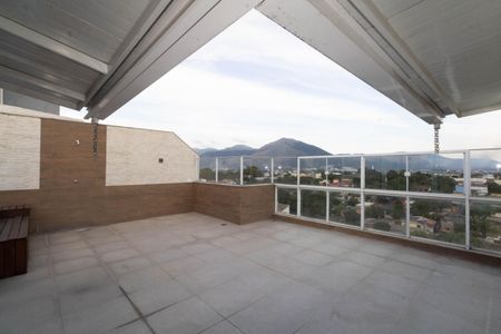 Apartamento à venda com 150m², 3 quartos e 2 vagas Apartamento à venda com 150m², 3 quartos e 2 vagasTerraço