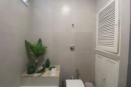 Apartamento para alugar com 161m², 4 quartos e 1 vaga Apartamento para alugar com 161m², 4 quartos e 1 vagaBanheiro Social 2