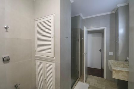 Apartamento para alugar com 161m², 4 quartos e 1 vaga Apartamento para alugar com 161m², 4 quartos e 1 vagaBanheiro Social 2