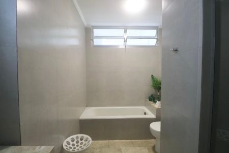 Apartamento para alugar com 161m², 4 quartos e 1 vaga Apartamento para alugar com 161m², 4 quartos e 1 vagaBanheiro Social 2