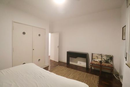 Apartamento para alugar com 161m², 4 quartos e 1 vaga Apartamento para alugar com 161m², 4 quartos e 1 vagaQuarto