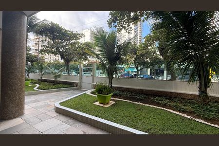Apartamento para alugar com 161m², 4 quartos e 1 vaga Apartamento para alugar com 161m², 4 quartos e 1 vagaFachada