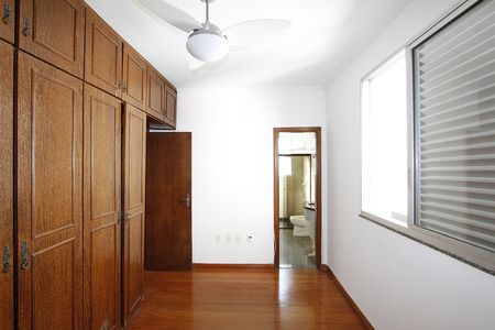 Apartamento à venda com 90m², 3 quartos e 2 vagasQuarto 2 - Suíte