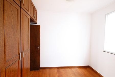 Apartamento à venda com 90m², 3 quartos e 2 vagasQuarto 3