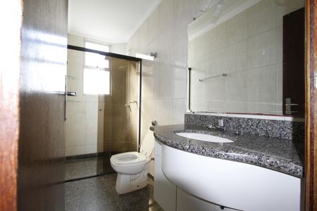Apartamento à venda com 90m², 3 quartos e 2 vagasBanheiro da Suíte