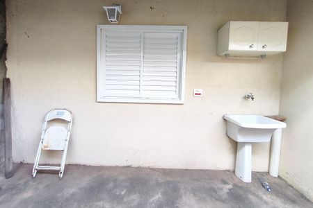 Casa para alugar com 60m², 1 quarto e 1 vagaÁrea de Serviço